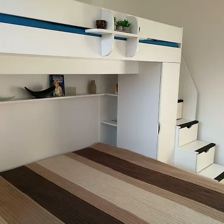 Azur Wellness Apartman 公寓 *