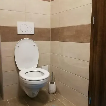 公寓 Azur Wellness Apartman